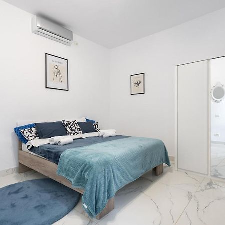 Blue-Line-Apartment-Unirii Bükreş Dış mekan fotoğraf