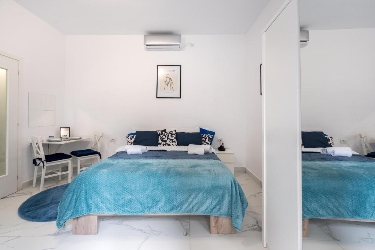 Blue-Line-Apartment-Unirii Bükreş Dış mekan fotoğraf