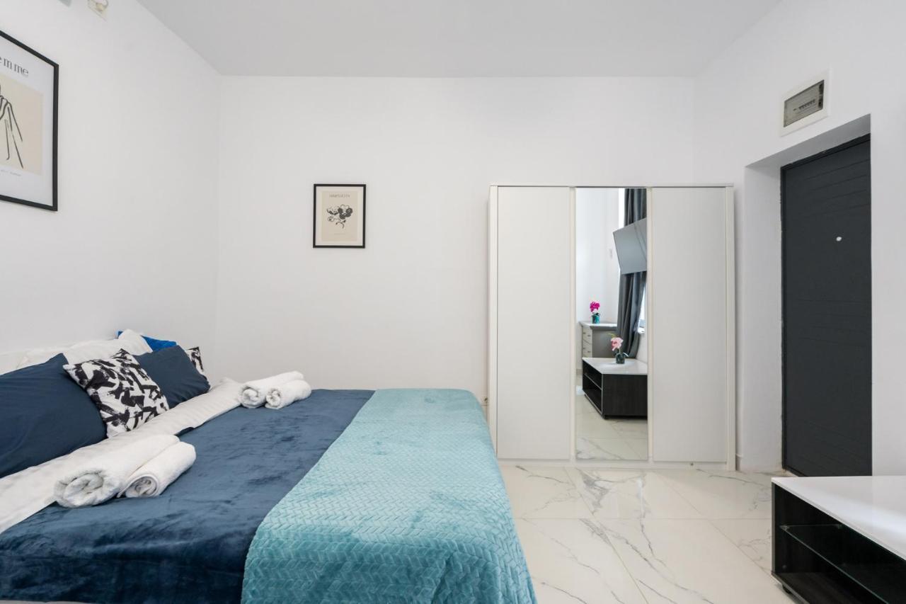 Blue-Line-Apartment-Unirii Bükreş Dış mekan fotoğraf