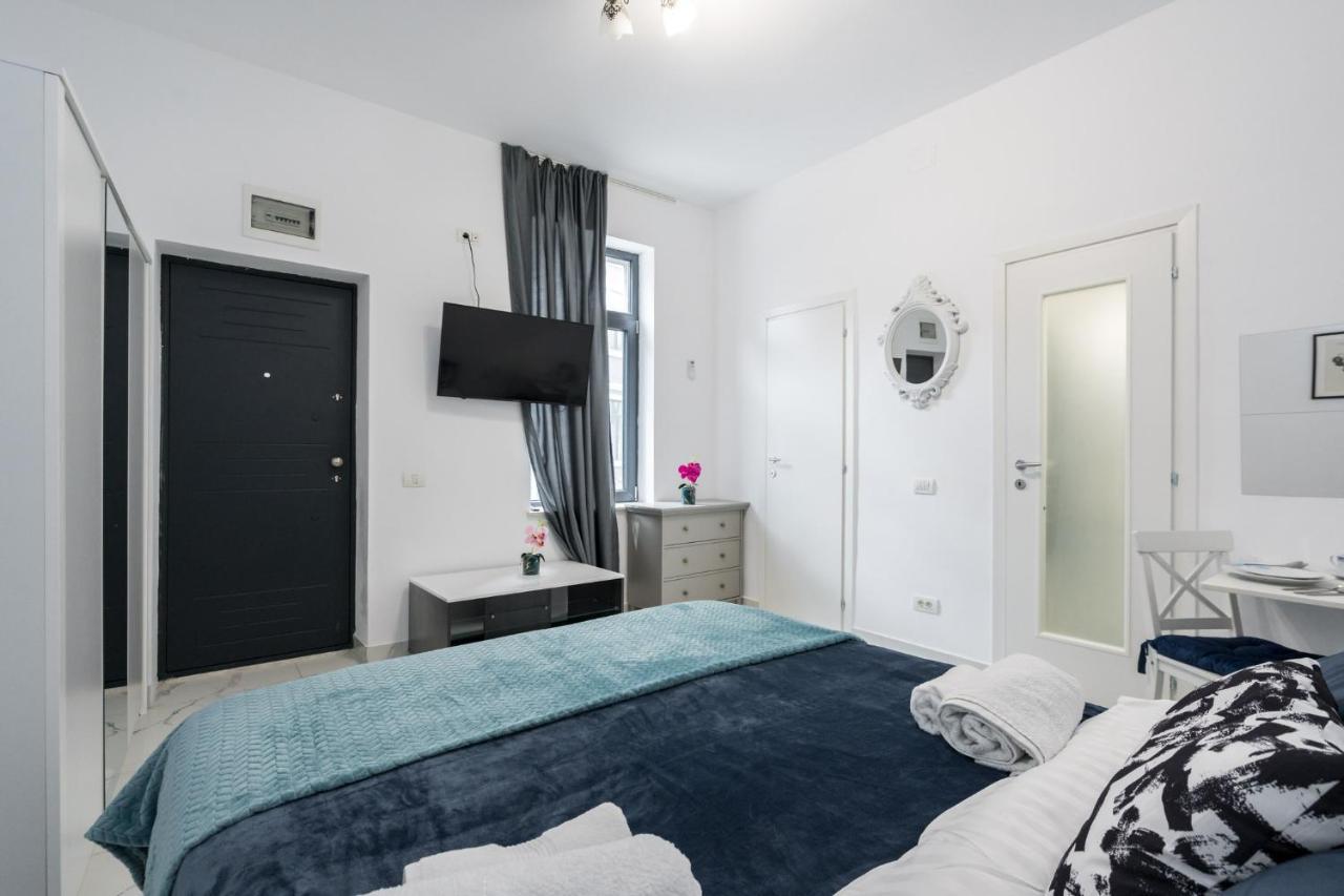 Blue-Line-Apartment-Unirii Bükreş Dış mekan fotoğraf